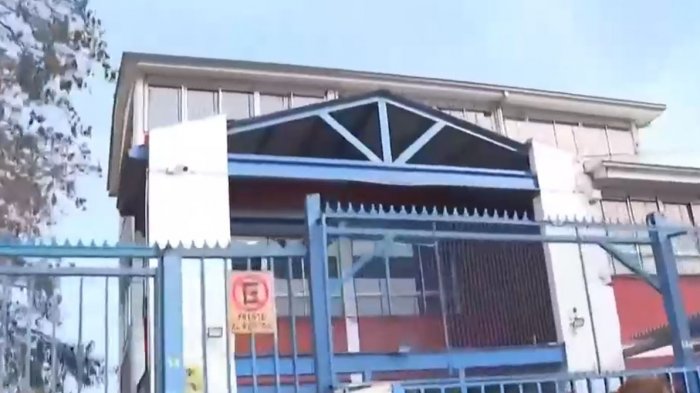 Profesora sufrió violento robo minutos antes de entrar a clases: Ataque alertó a alumnos y apoderados