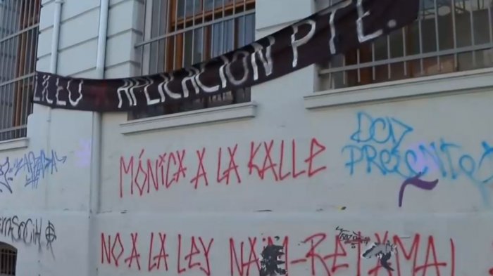 Estaba desocupado: Carabineros inspeccionó Liceo de Aplicación tras explosión que dejó a alumno en riesgo vital