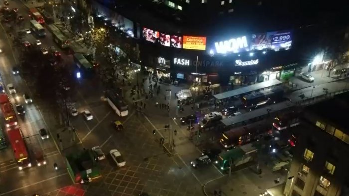 Noche de terror en la Alameda: Violento grupo delictual se apodera del centro de Santiago