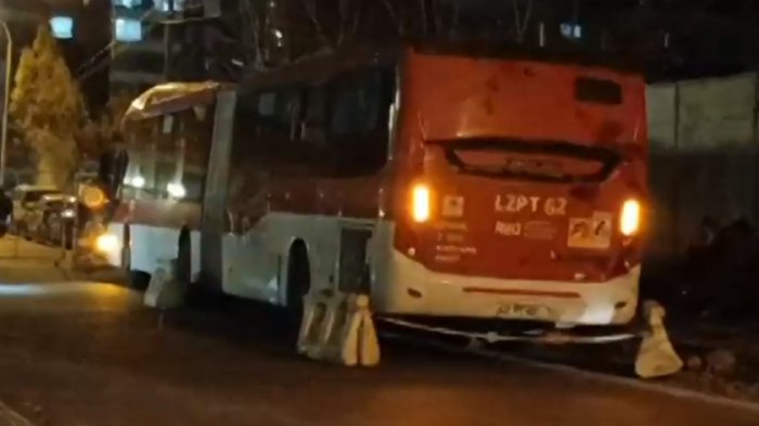 Nuevo modus operandi: Asaltantes bloquean puertas de los buses y roban a todos los pasajeros