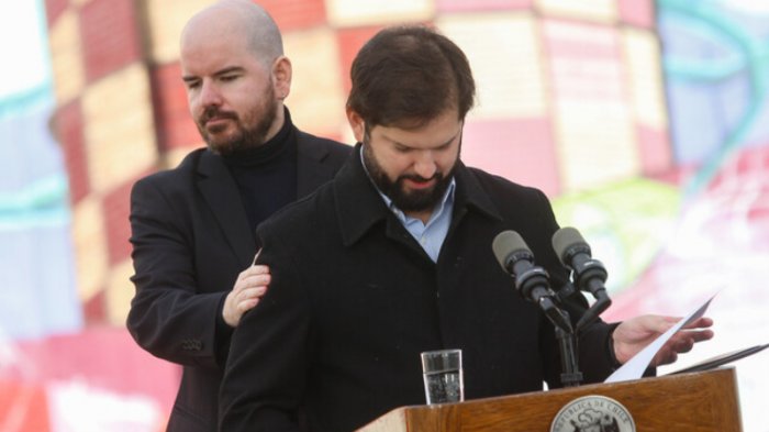 Presidente Boric publica emotiva fotografía junto a Giorgio Jackson tras renunciar al gabinete