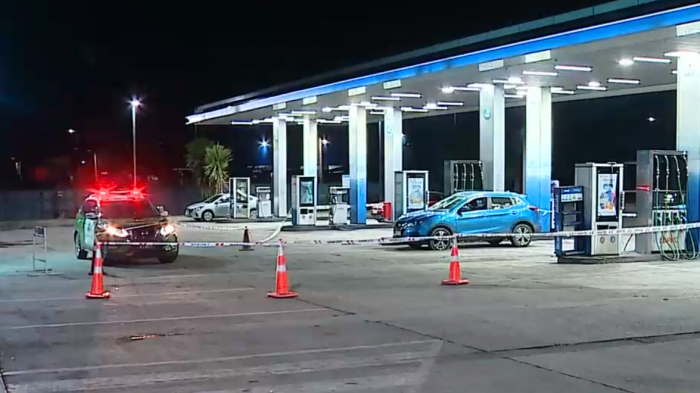 Conductor fue asesinado mientras cargaba bencina en servicentro de Huechuraba: Se investiga ajuste de cuentas