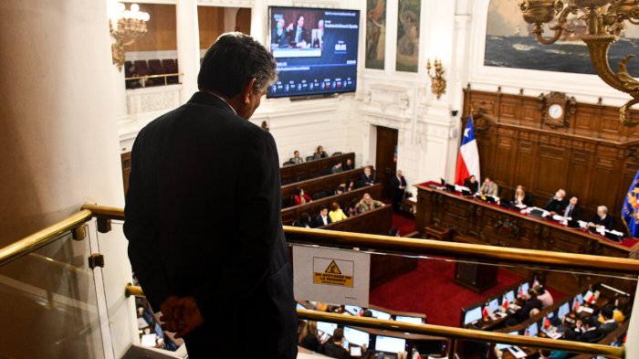 Encuesta Cadem: 57% cree que el proceso constituyente debe cerrarse si gana la opción 