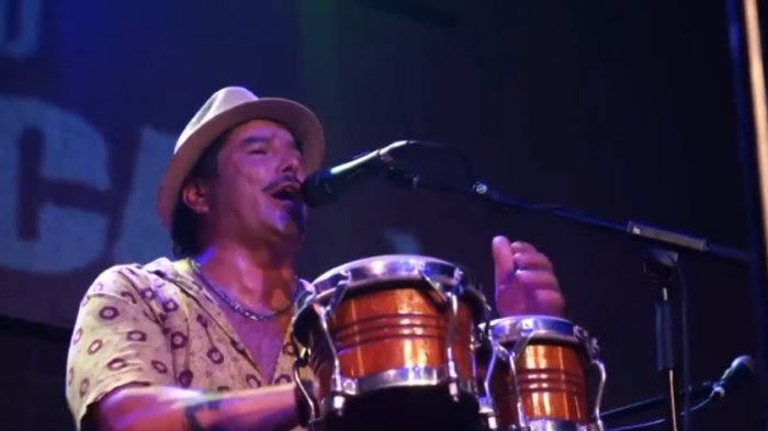 Reconocido folclorista chileno internado en Barcelona solicita ayuda para financiar gastos médicos