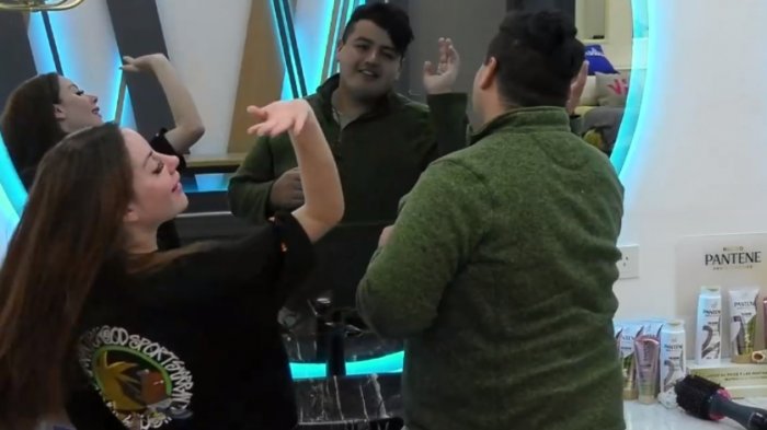 ¡Y la queso! Ignacia y Rubén protagonizaron cómica sesión de peluquería en Gran Hermano