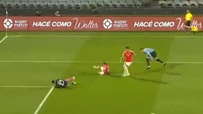 ¡Notable Cortés! El arquero de La Roja le negó el gol a Darwin Núñez