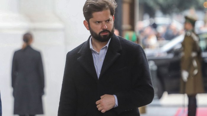 Pdte. Boric responde a cuestionamientos por calificar a Piñera de 