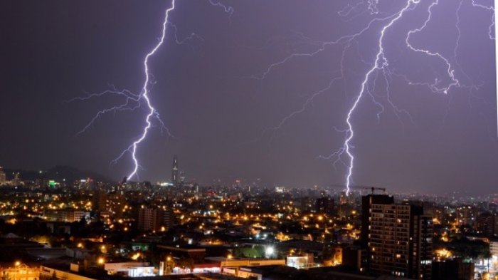 Meteorología anuncia posibles tormentas eléctricas en seis regiones del país