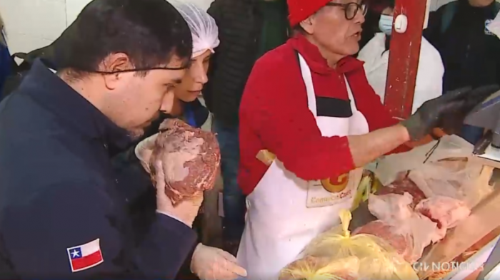 Tras fiscalizaciones por Fiestas Patrias: Expertos entregan consejos para identificar carne en mal estado