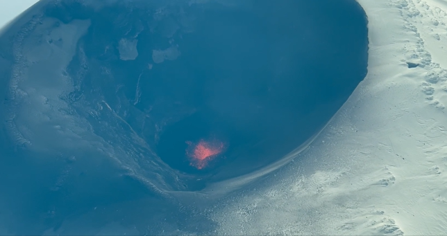 Impactante registro muestra actividad en Volcán Villarrica: Sernageomin decretó Alerta Naranja