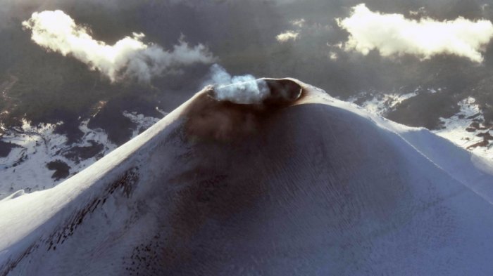 Alerta naranja por Volcán Villarrica: Las restricciones impuestas por autoridades en la zona