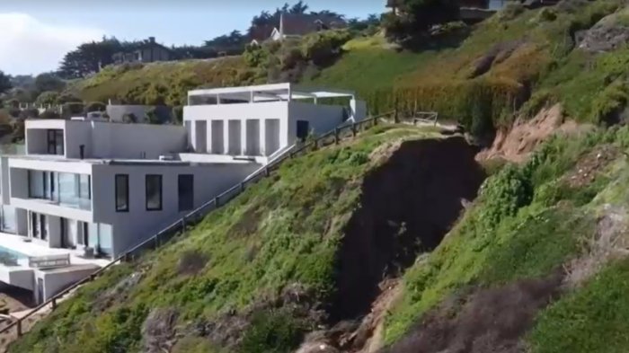 Nuevo socavón: Camino privado de lujoso condominio en Cachagua quedó inhabilitado