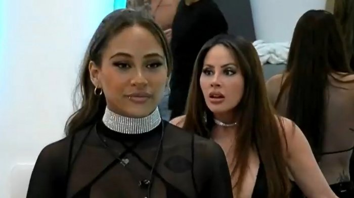 Estefi e Ignacia vuelven a discutir por conflictos amorosos afuera de Gran Hermano