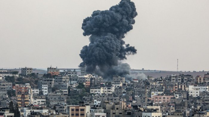 Más de 1.100 muertos en ambos lados en el segundo día de guerra entre Israel y Gaza