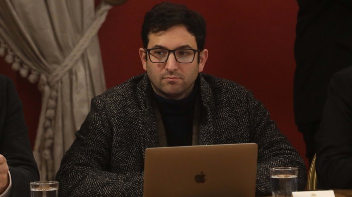 Crispi suma críticas por ausencia en comisión por Caso Convenios: 