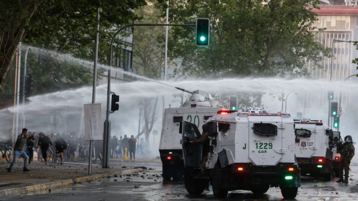 Cuarto aniversario del estallido: Carabineros reportó 50 detenidos y un 33% de disminución en incidentes
