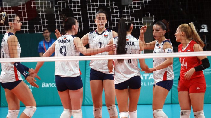 Vóleibol femenino logró su primer triunfo tras vencer 3-0 a Colombia en Santiago 2023
