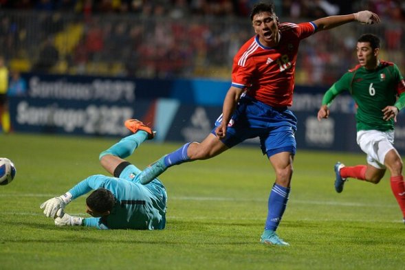 Primero César Pérez y luego Damián Pizarro: La increíble triple chance que La Roja no pudo aprovechar ante México
