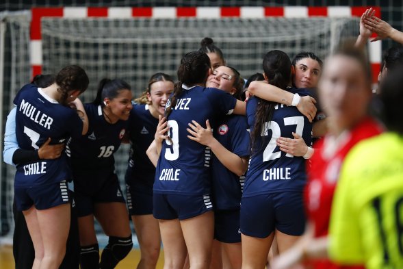 Las Lobas debutaron con el pie derecho tras vencer a Canadá en Handball Femenino de Santiago 2023