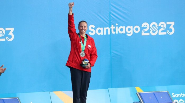 Estremecedor: La ovación del público a Kristel Köbrich al momento de recibir su medalla de plata
