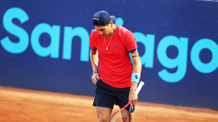 ¡Dura derrota y eliminación! Alejandro Tabilo cayó ante el N°447 y se despidió del singles en Santiago 2023