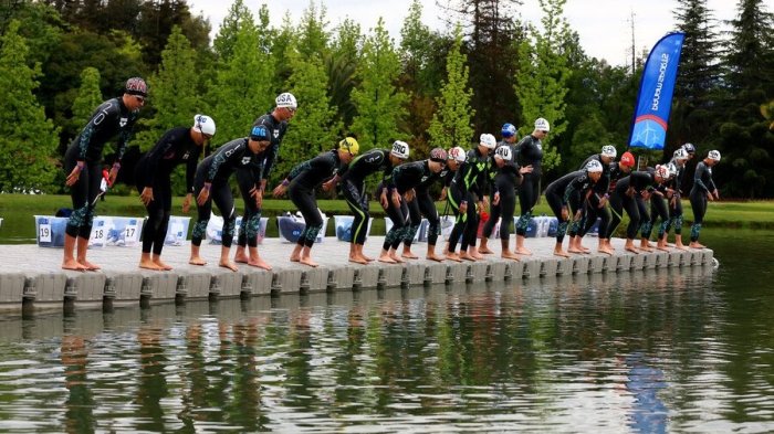 Mahina Valdivia aguantó y finalizó duodécima en los 10 kilometros de las aguas abiertas