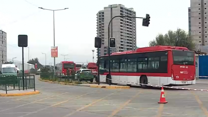 Bus RED atropelló a carabinero frente a Villa Panamericana en Cerrillos: Conductora quedó detenida
