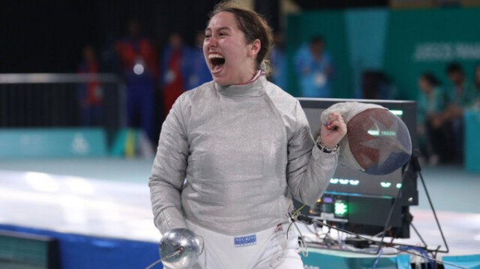 Alegría panamericana: Esgrimista chilena renovó su beca pese a temor de quedar sin financiamiento