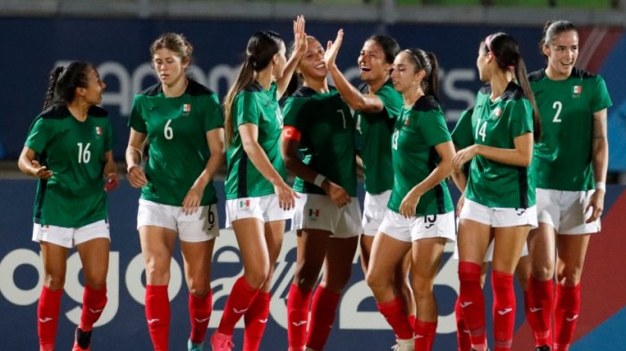Nada pudo hacer Coté Urrutia: México se puso en ventaja en la final con un magnífico gol de tiro libre