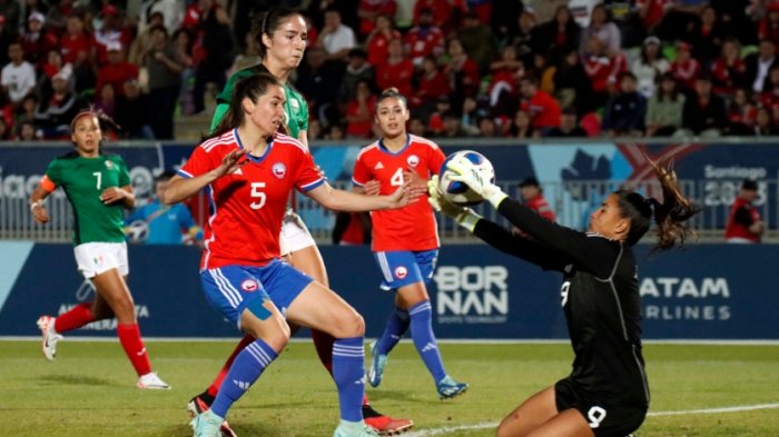 Un aguerrido Chile dio dura batalla ante México en la final del fútbol femenino en Santiago 2023