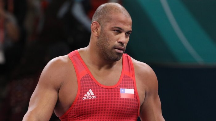 ¡Grande de verdad! Yasmani Acosta liquidó en menos de dos minutos a su rival y obtuvo el bronce en lucha