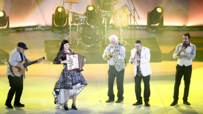 Pascuala Ilabaca e Inti-Illimani Histórico inician show artístico en cierre de los Panamericanos 2023