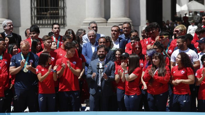 Pdte. Boric recibió a los deportistas del Team Chile en La Moneda: 