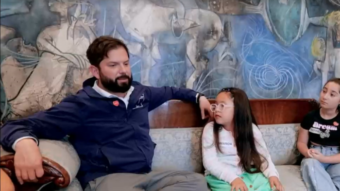 Embajadora Teletón se la jugó y le preguntó al pdte. Boric si tendrá hijos