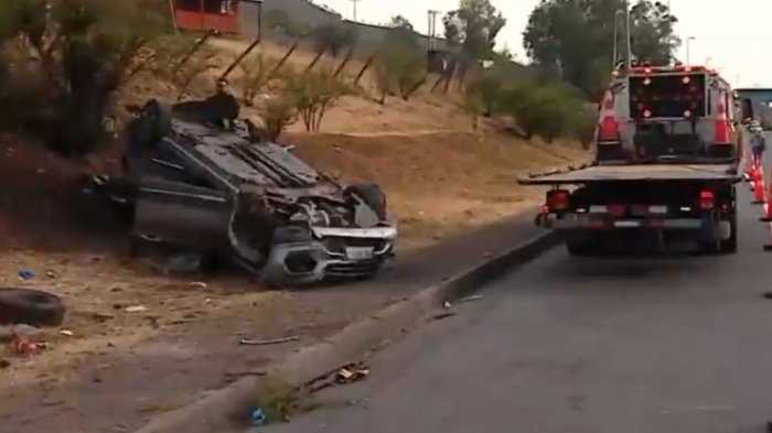 Persecución termina con vehículo volcado y un fallecido en Los Andes