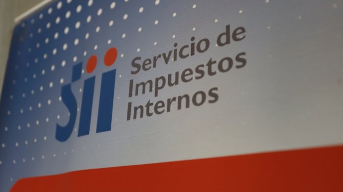 Fiscalía abrió investigación de oficio por audios que reconocen pagos a funcionarios del SII y CMF