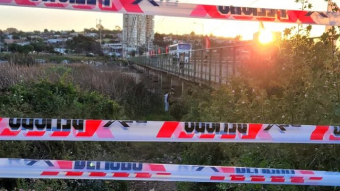 Encontraron cuerpo sin vida de mujer bajo un puente en Concón: Investigan participación de terceros