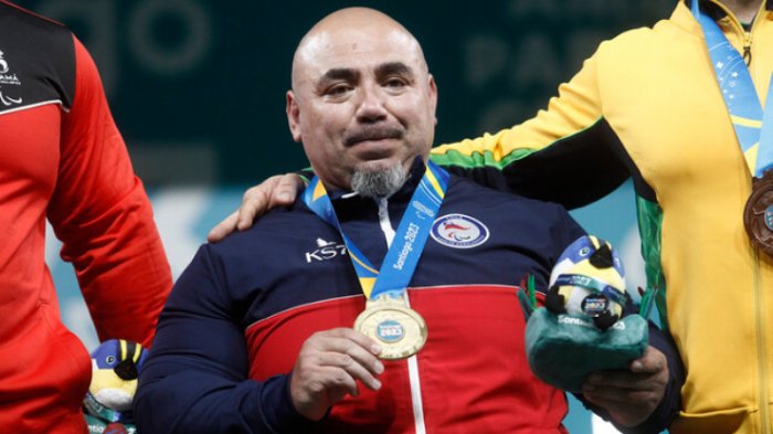 ¡Oro para Chile! Juan Carlos Garrido se llevó la medalla en Para powerlifting de Santiago 2023