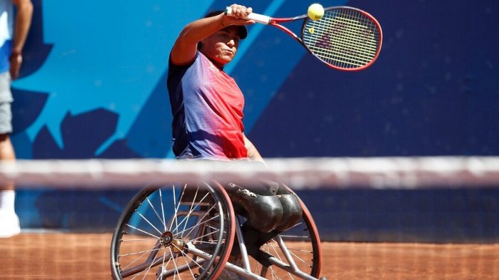 Macarena Cabrillana tuvo sólido debut en el tenis en silla de ruedas y se metió en cuartos de final