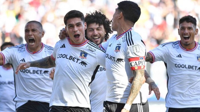 Colo Colo superó a Audax Italiano en vibrante partido y se metió de lleno en la lucha por el título