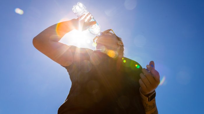 ¿Romperá récord de Santiago? Alerta por ola de calor en 10 regiones de Chile