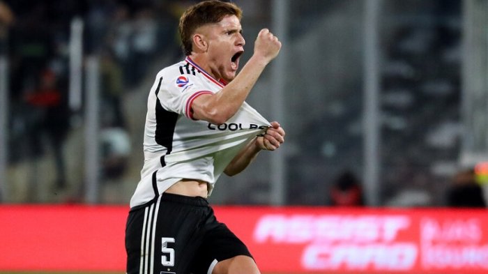 Hinchas de River destrozan a sus dirigentes ante posible llegada de Leonardo Gil: 