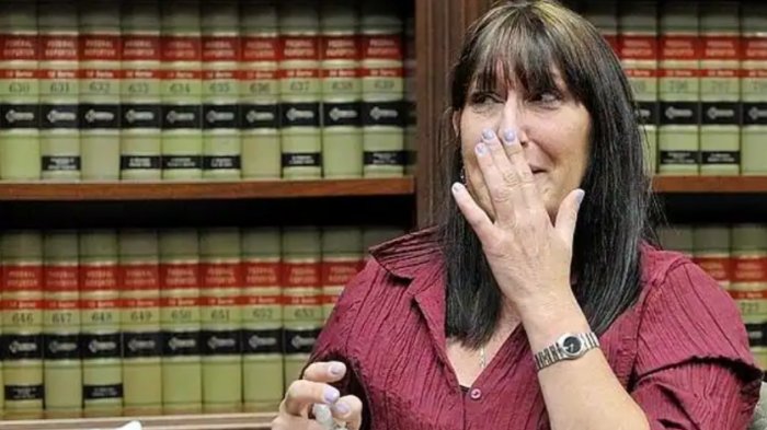 Donó un riñón a su jefa y a los días fue despedida de su trabajo: Ahora exige la devolución del órgano