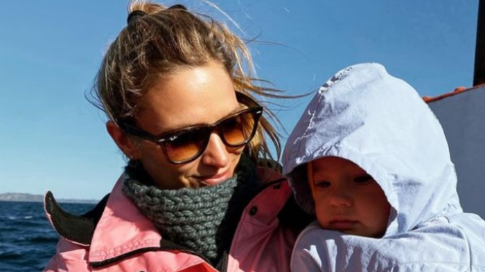 Mayte Rodríguez compartió tiernas postales de Navidad y mostró cuánto ha crecido su hijo Galo