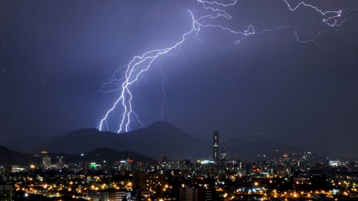 Por tormentas eléctricas: Declaran Alerta Temprana Preventiva para la Región Metropolitana