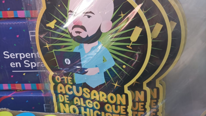 ¿Lo has visto? Peculiar marco selfie reúne a Giorgio Jackson, Shakira y Fiu para despedir el 2023