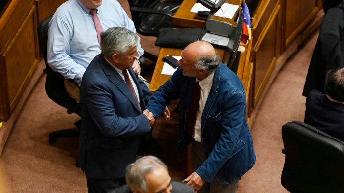 Comisión de DD.HH. aprobó proyecto que permitiría a reos de la tercera edad cumplir pena en sus domicilios