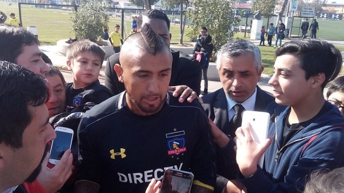 La inesperada fórmula que prepararía Colo Colo para traer a Arturo Vidal y dar el golpe al mercado