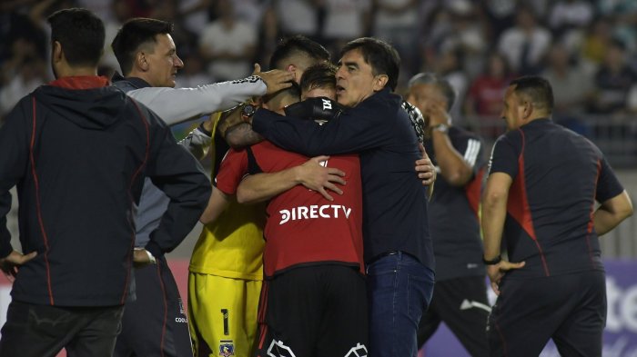 Colo Colo tendría listo al reemplazante de Gustavo Quinteros