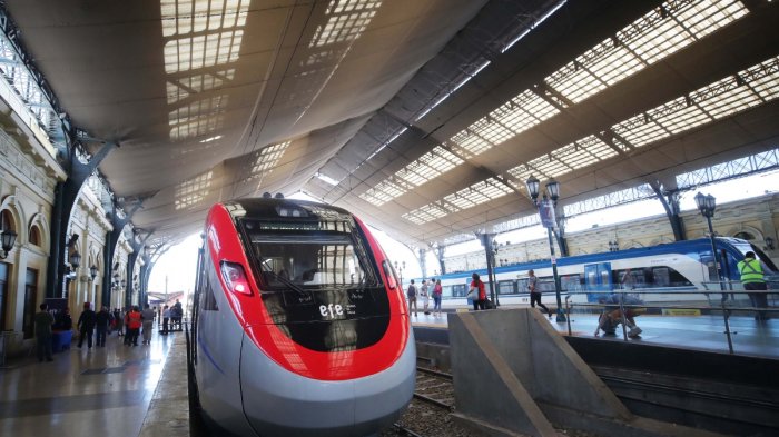 Santiago-Curicó: ¿Cuándo debuta y cómo comprar boletos para el tren más rápido de Sudamérica?